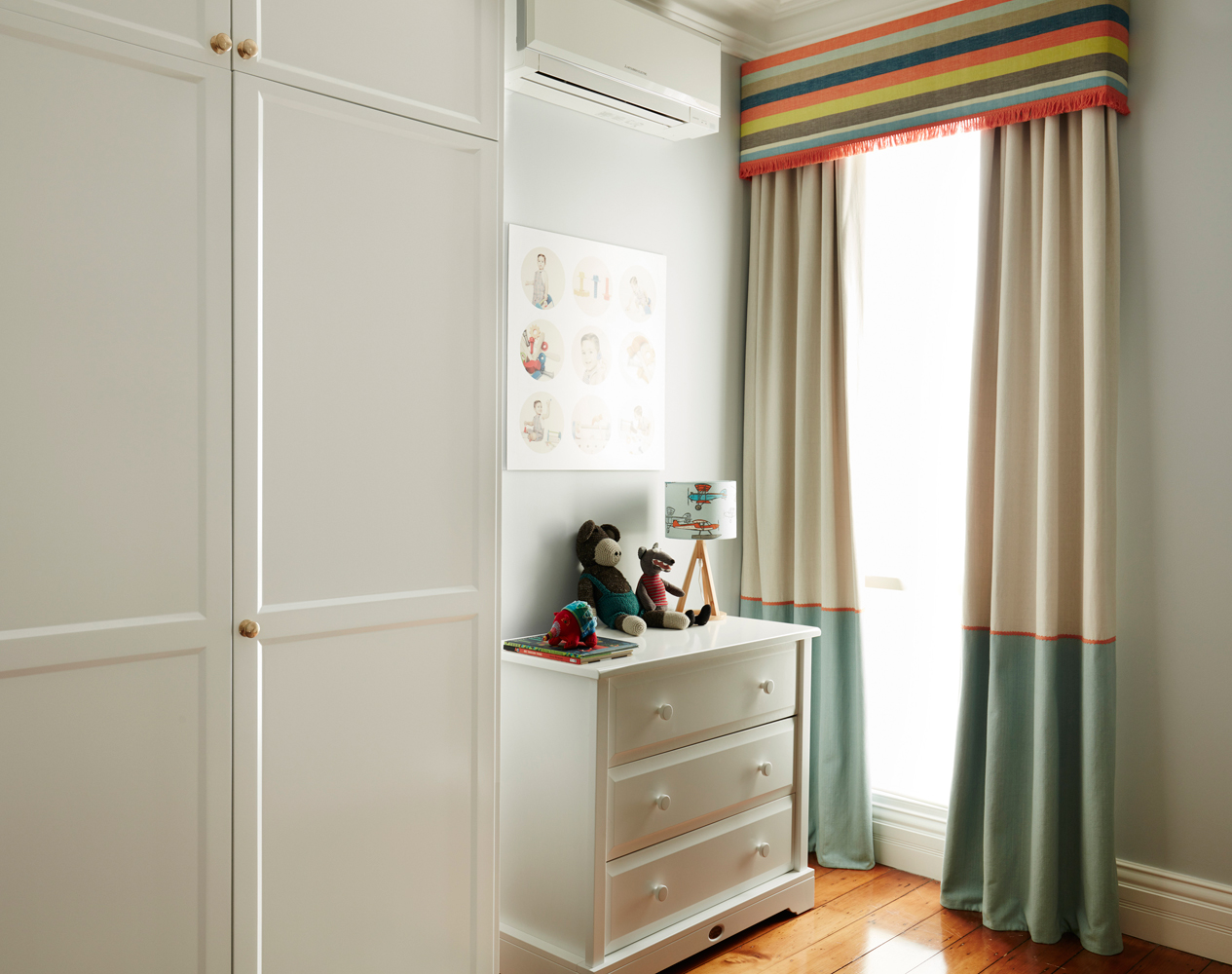Custom Pelmet and Curtains - No Chintz Interior Decorating
