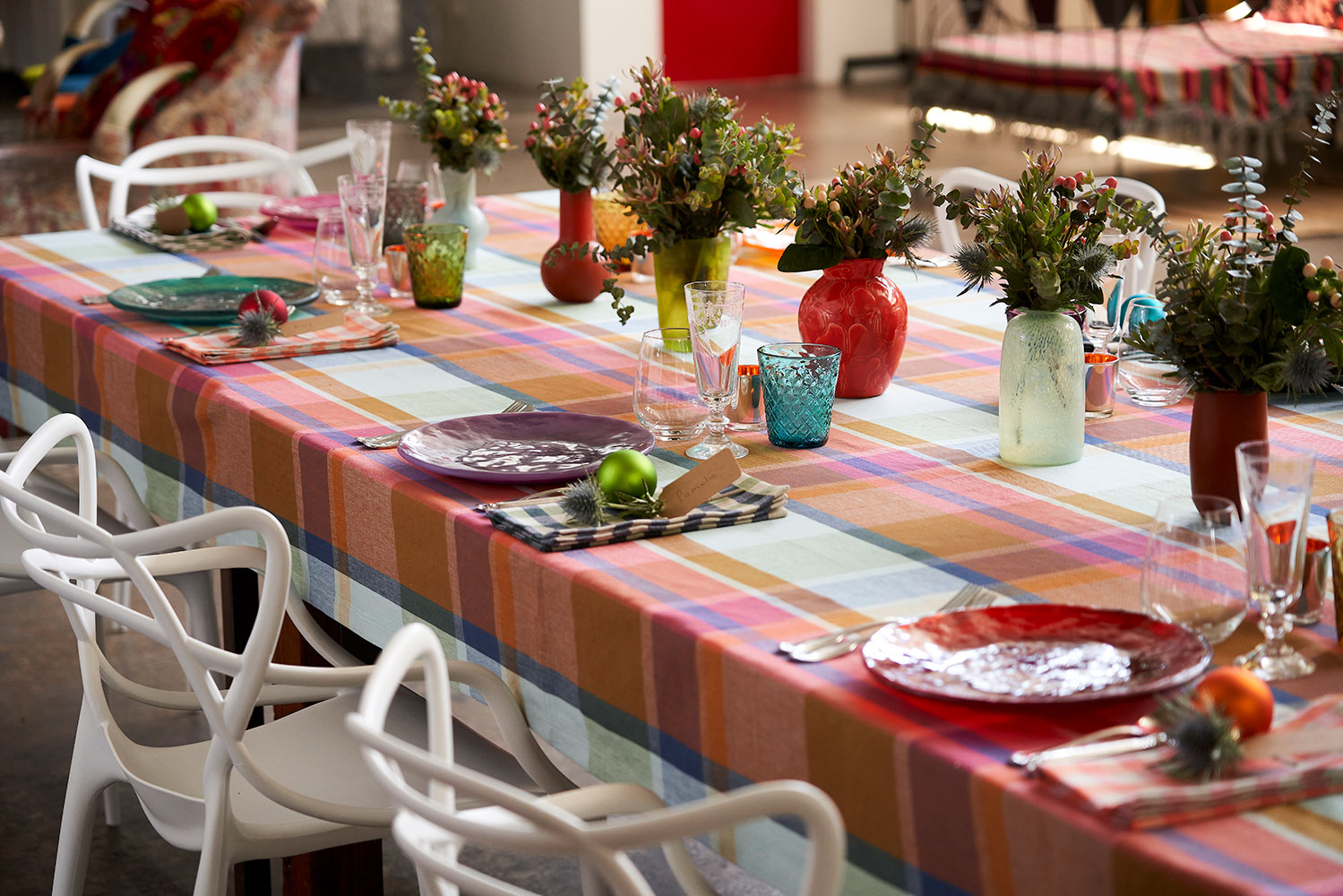 Colourful Christmas Table Settings 2022