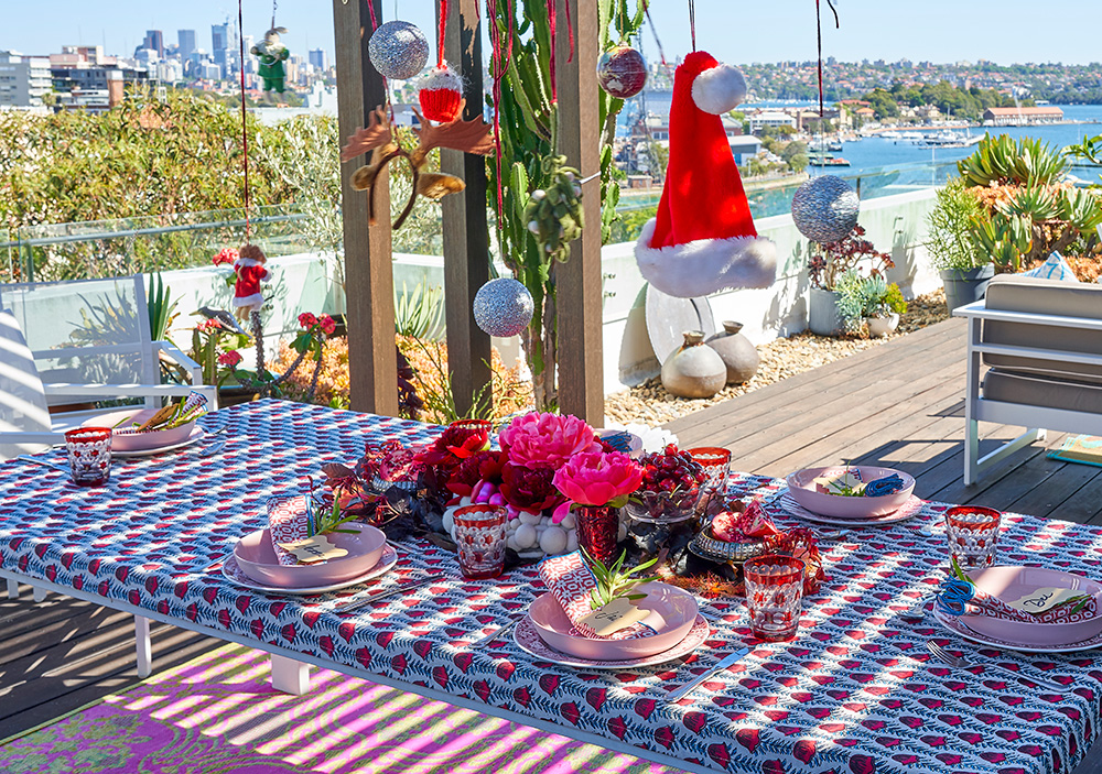 No Chintz Holiday Tablescaping Inspiration