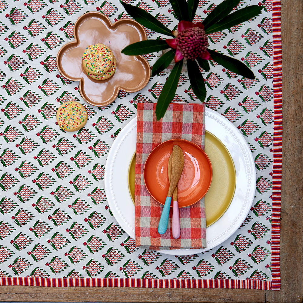 No Chintz Summer Printed Napkins and Tablecloths