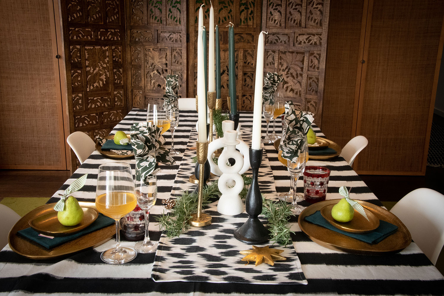 Black and White Sophisticated Festive Tablescaping Theme | No Chintz Textiles